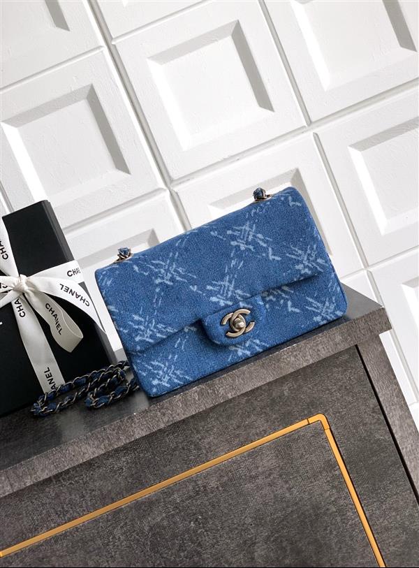 2026127205655781 700